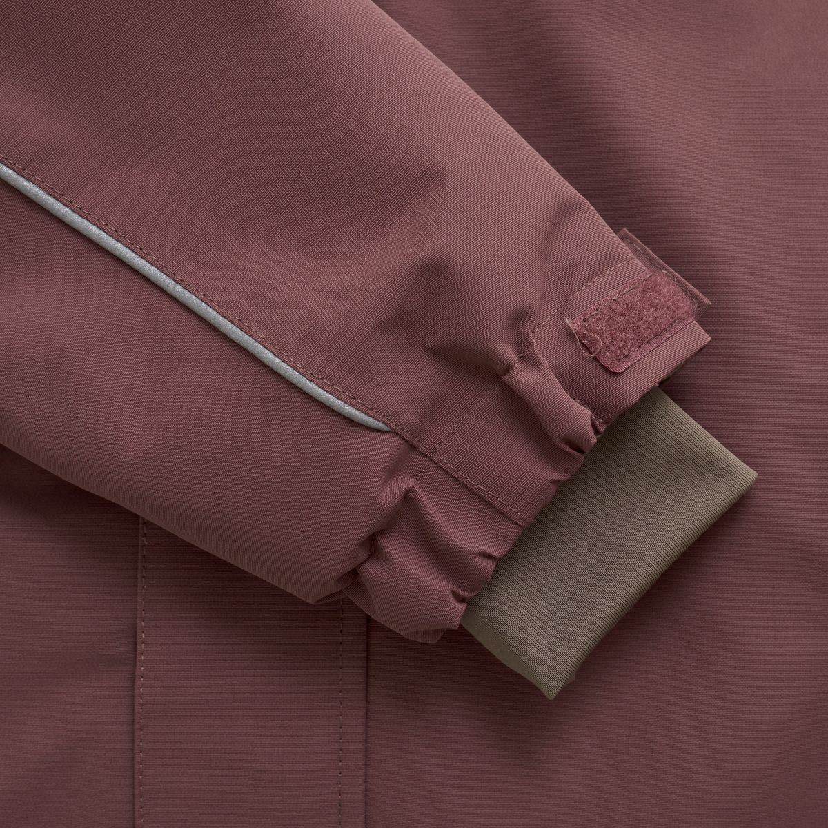En Fant Vinterdress Med Fuskepels Rose Taupe