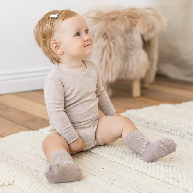 Hovedbilde Lillelam Ullbody Lys Beige